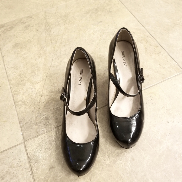 Shoes - Picture 2 of 2